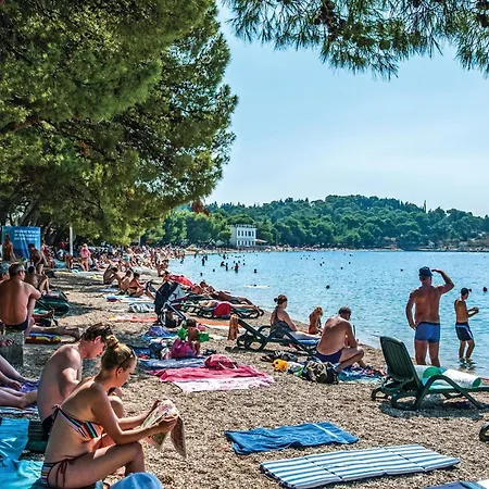 Ines Feriehus Makarska