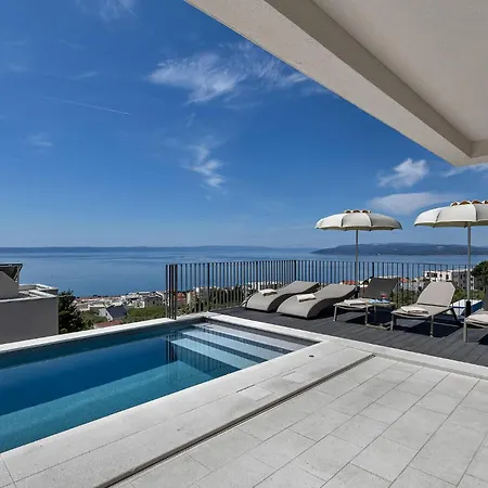 Ines Feriehus Makarska