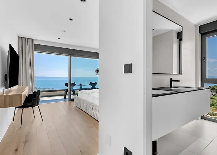 Ines * 马卡尔斯卡